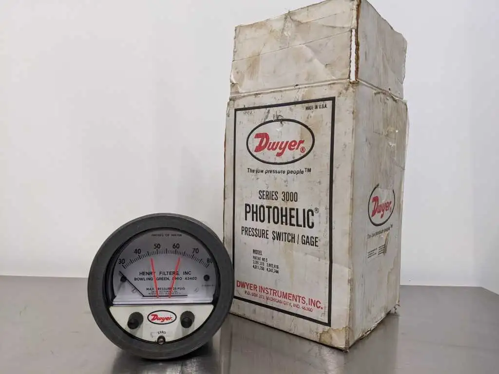 Dwyer 3080 Photohelic Pressure Switch Gage 25 PSIG