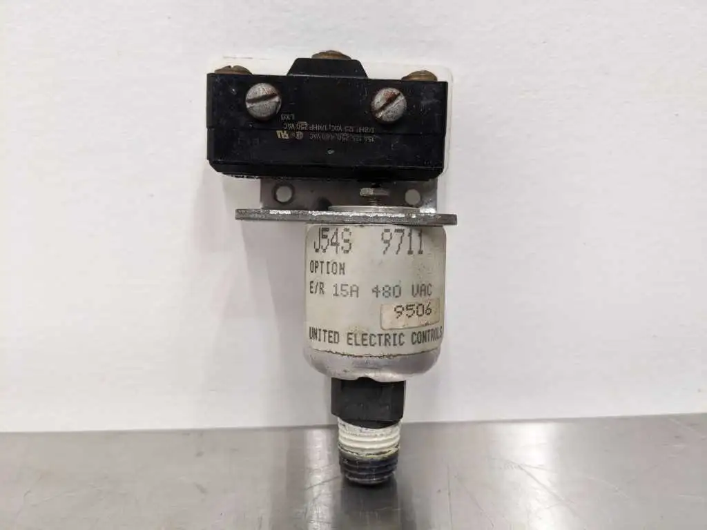 United Electric J54S 9711 Pressure Switch E/R 15A 480VAC