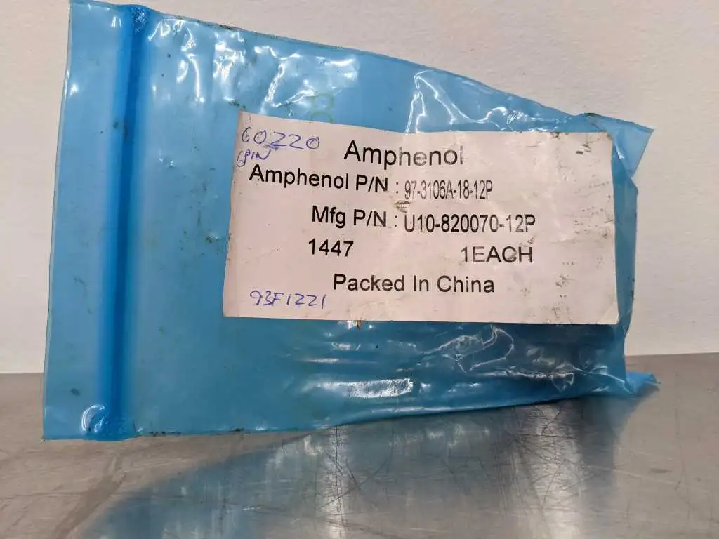 Amphenol 97-3106A-18-12P 6 Pin Connector Plug U10-820070-12P