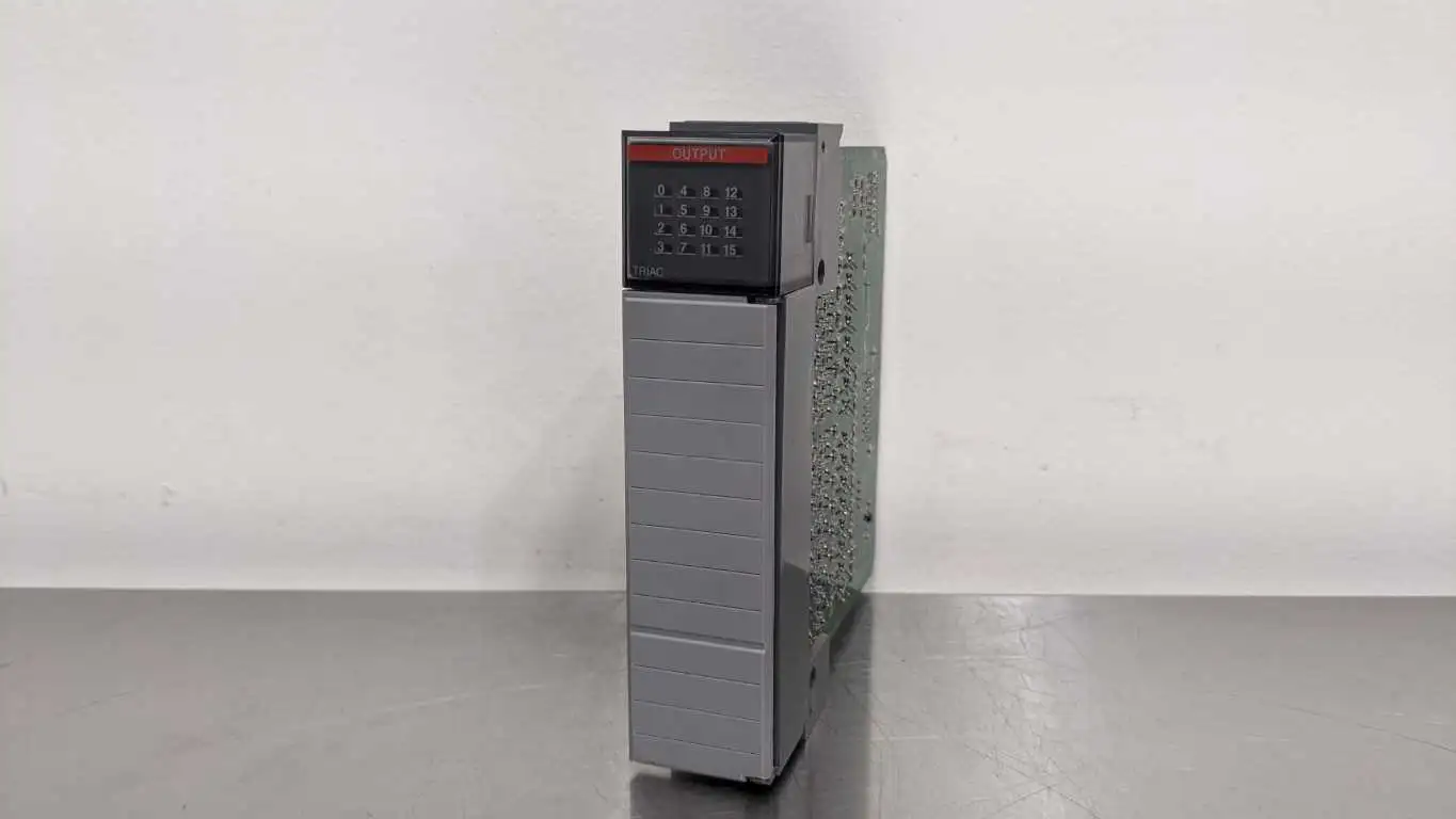 Allen-Bradley 1746-OA16 Output Module Ser D 85-265VAC SLC500