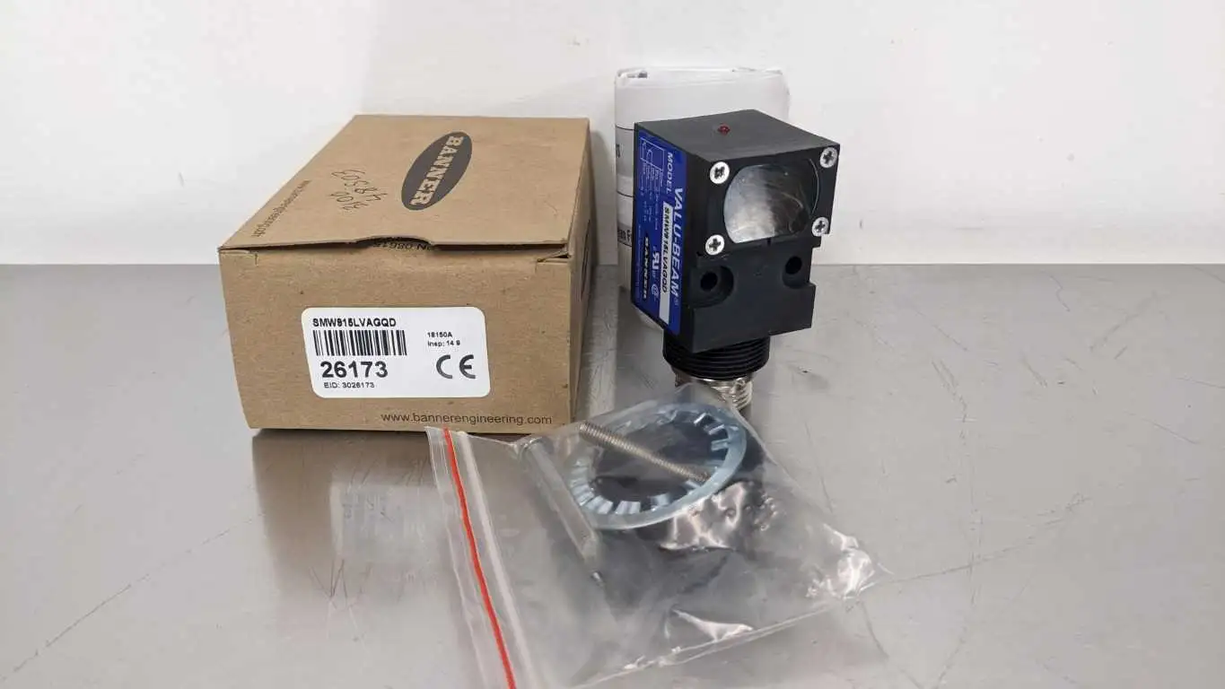 Banner SMW915LVAGQD Photoelectric Sensor 0.3-4.5m 12-28VDC 50mA 26173