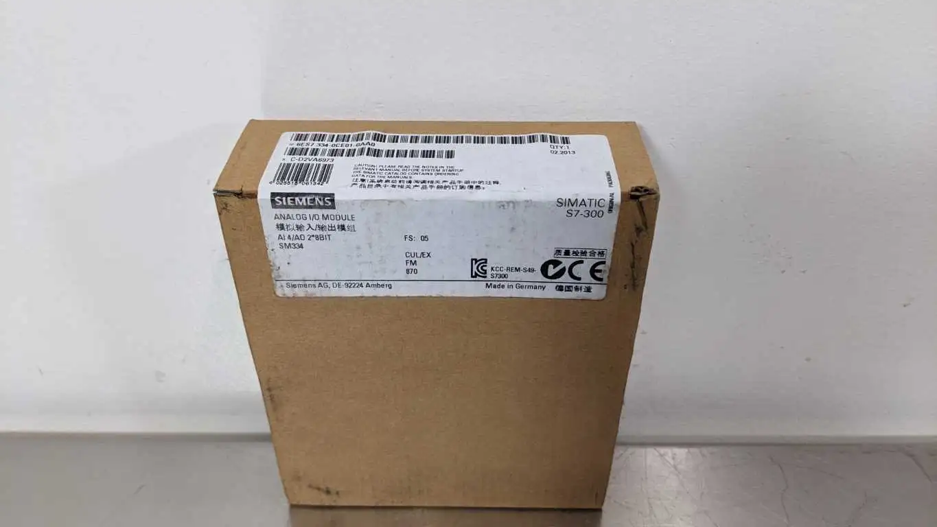 Siemens 6ES7 334-0CE01-0AA0 Analog Module SIMATIC S7-300 AI 4/AO 2*8BIT Factory Sealed