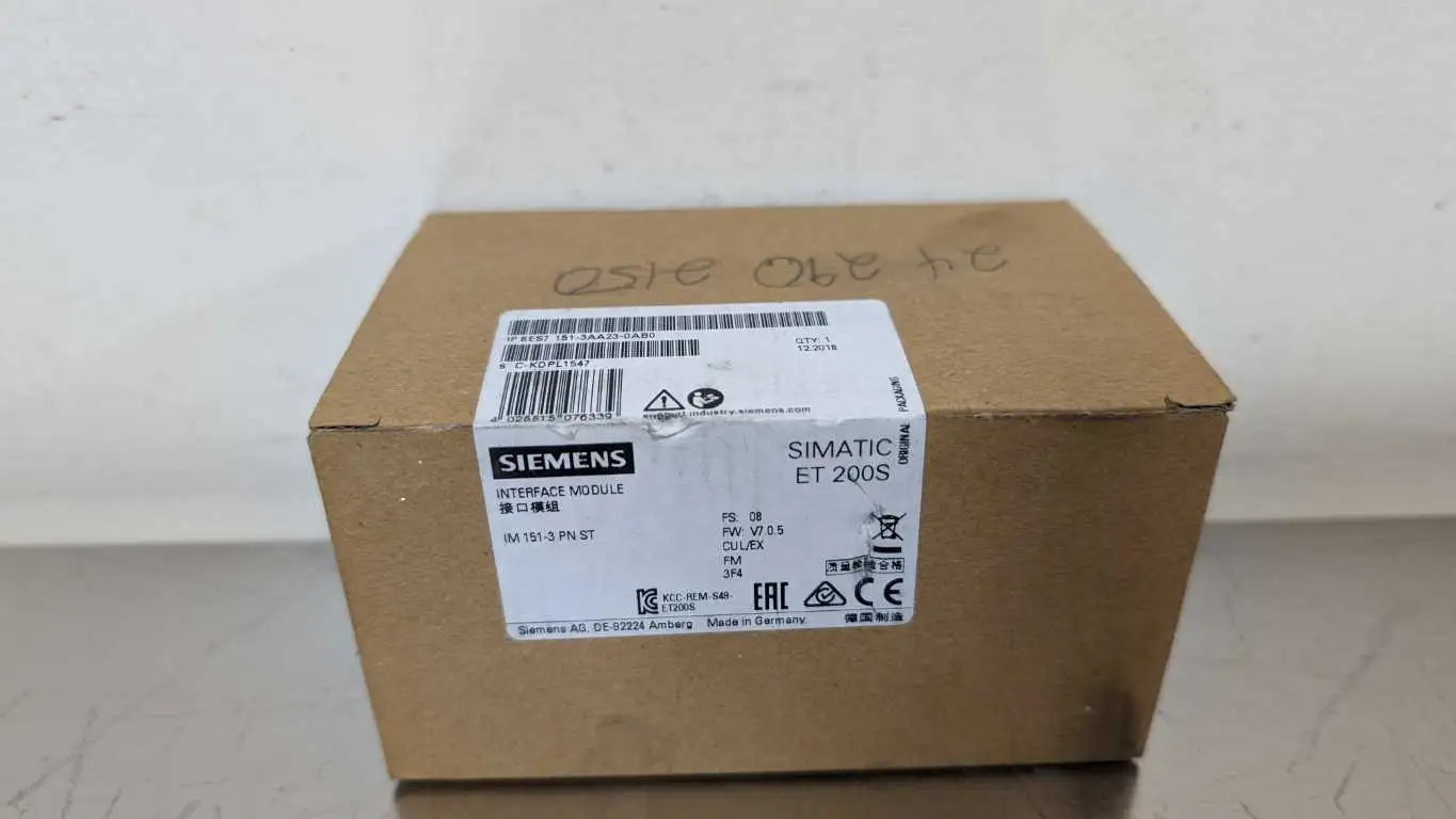 Siemens 6ES7 151-3AA23-0AB0 Interface Module Simatic ET 200S Factory Sealed