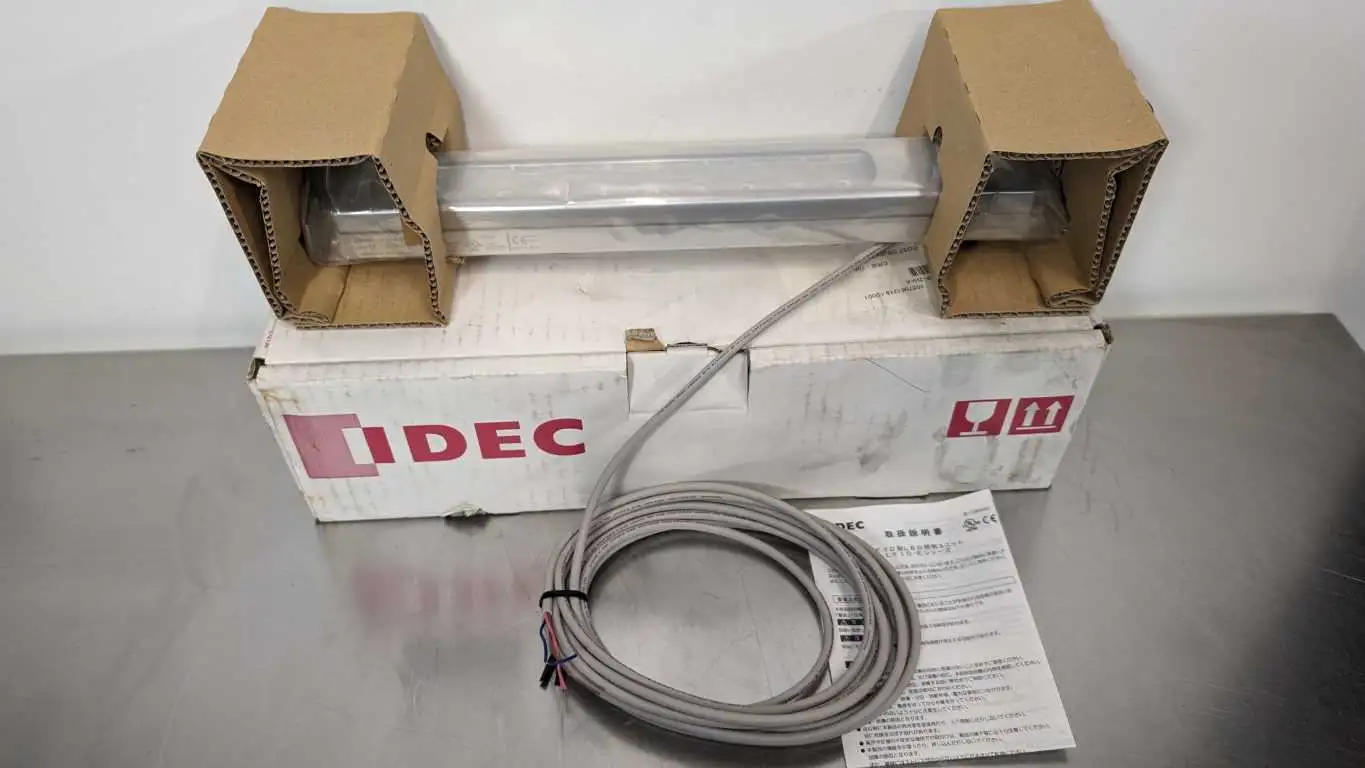 IDEC LF1D-E2F-2W-A LED Light Bar 66.6lm 24VDC 9W White