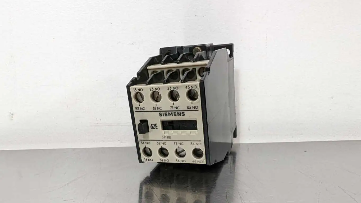 Siemens 3TH8262-0A Contactor 3TH8262-OA 220V Coil