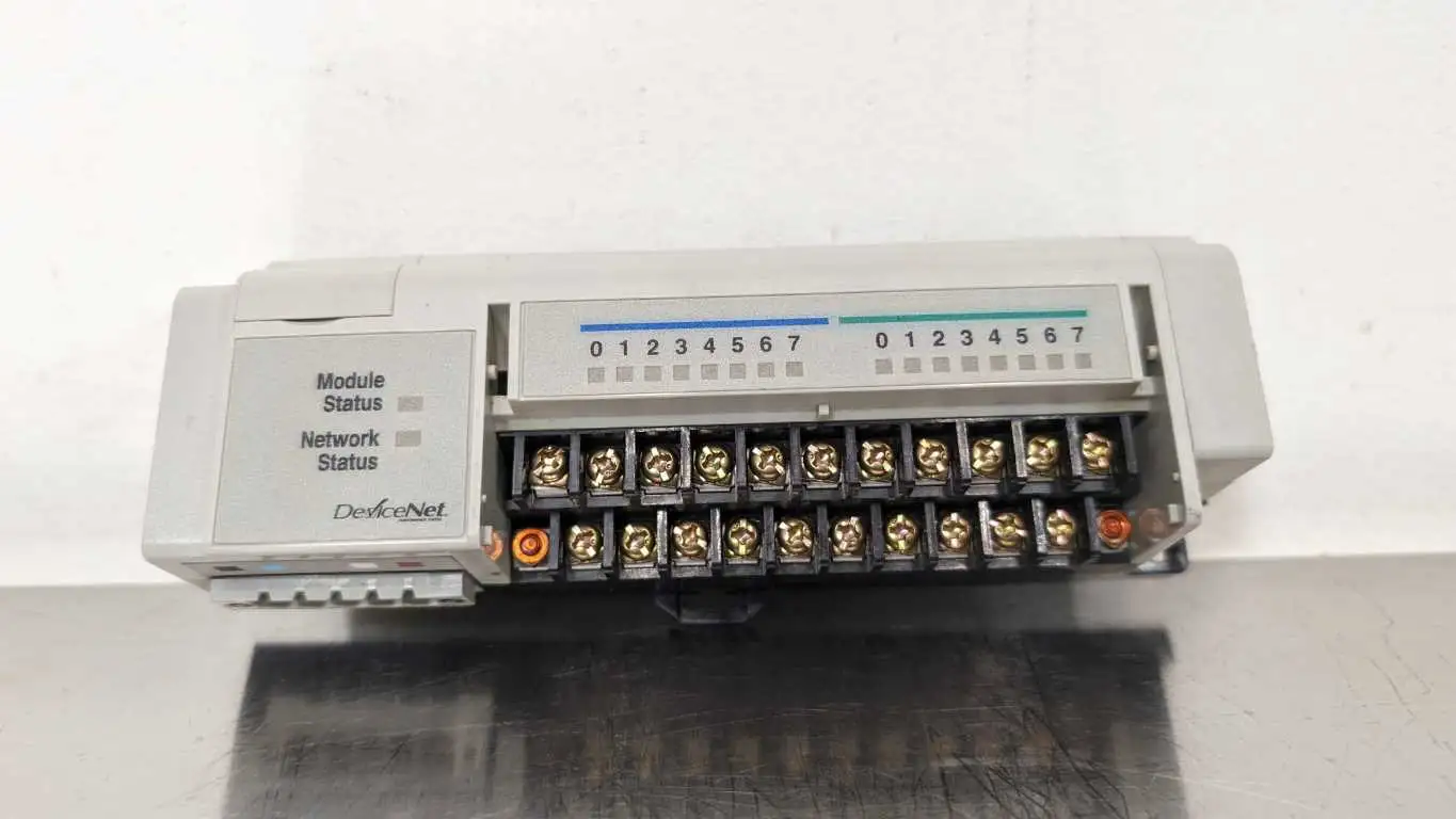 Allen-Bradley 1791D-8B8P PLC Input/Output Module 95710103 Ser A