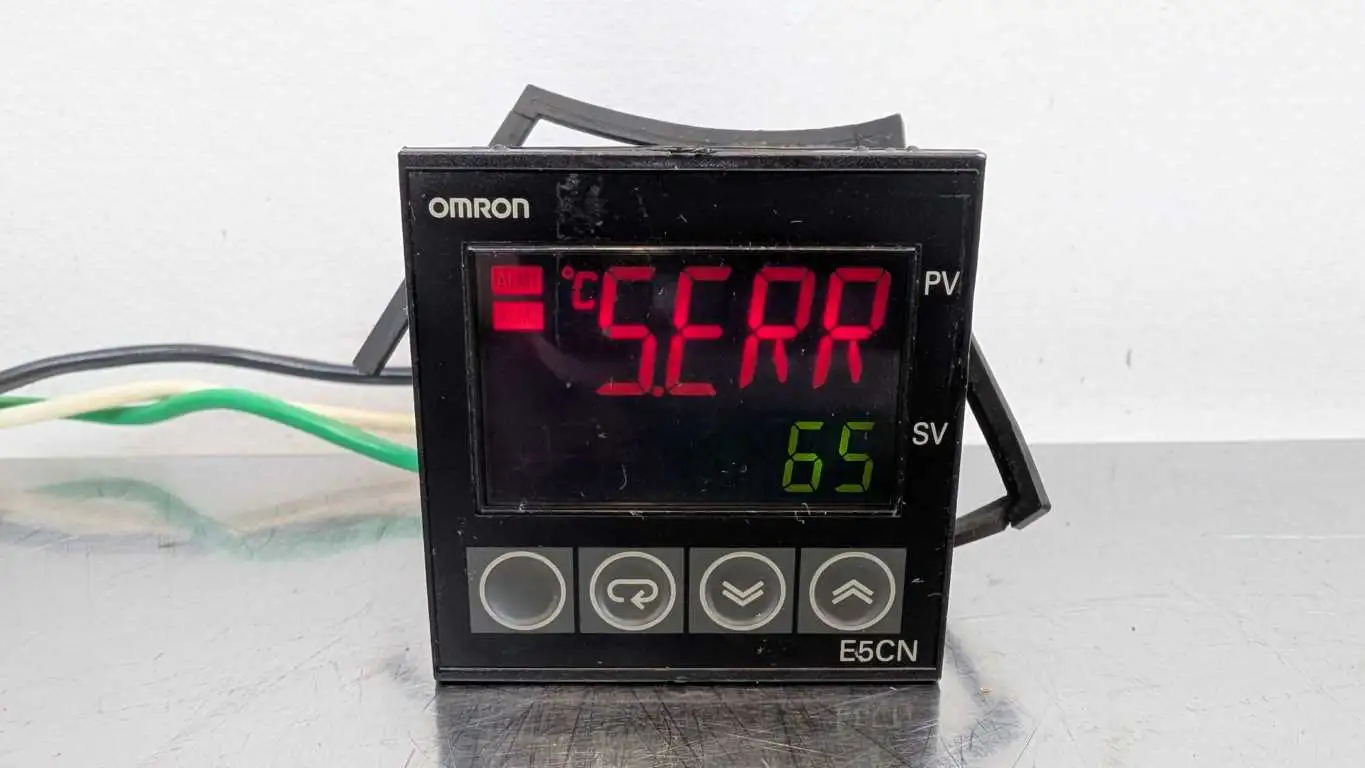 Omron E5CN-R2MT-500 Temperature Controller 100-240VAC 7.5A