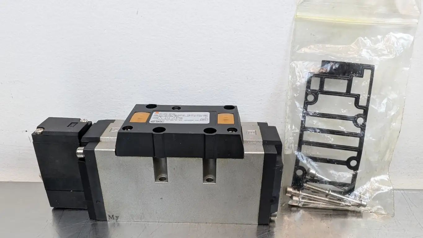 SMC NVFS4100-3FZC Solenoid Valve 110VAC Coil 15-150 PSI 110VAC