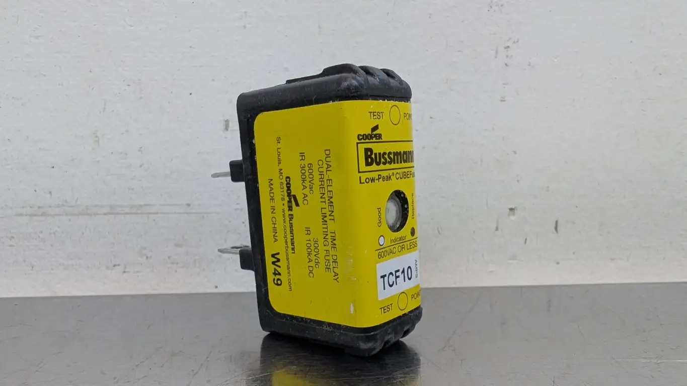 Bussmann TCF10 Low-Peak CUBEFuse 600VAC, 300VDC 10A