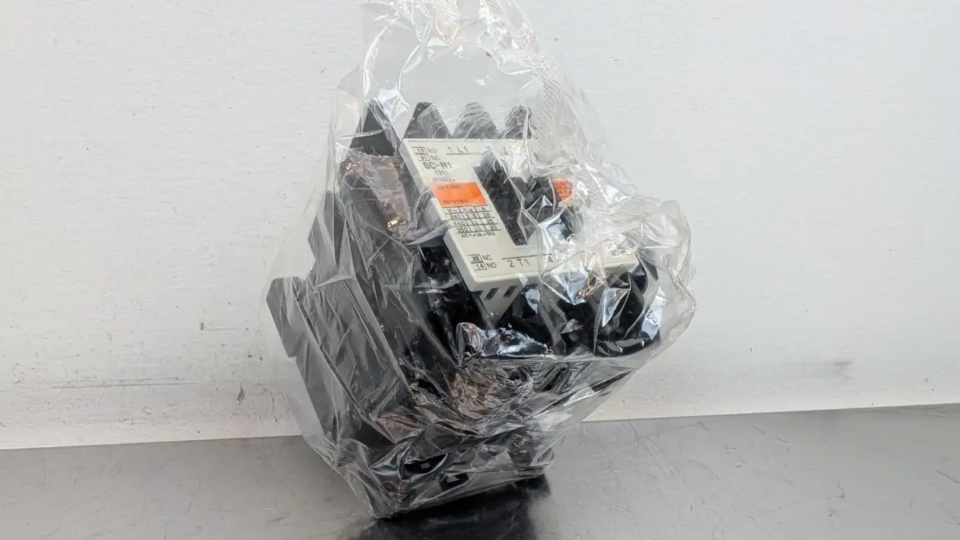 Fuji SC-N1 Magnetic Contactor 2NO 2NC 110/120VAC Coil 240/440/550/690VAC 25A