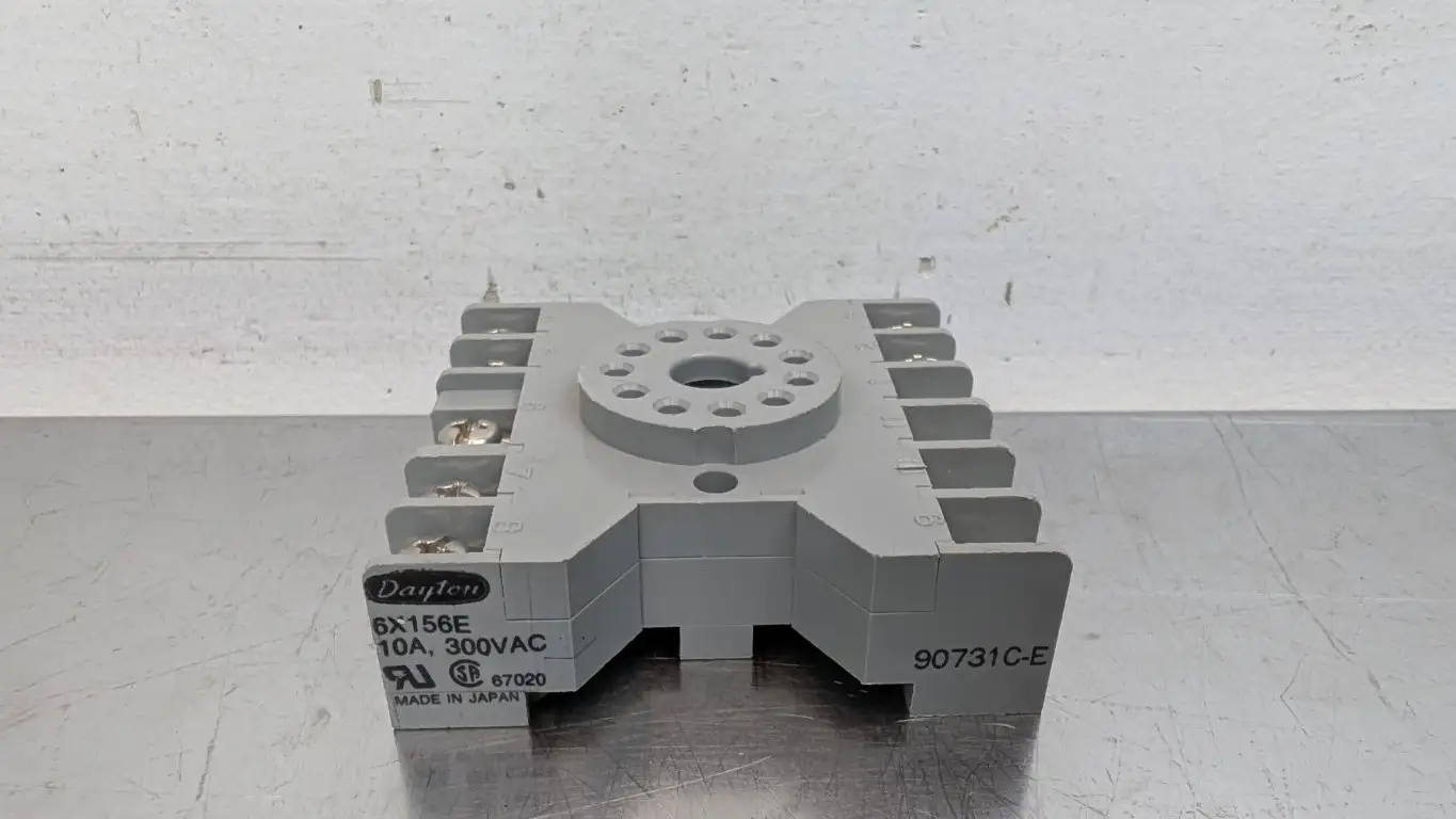 Dayton 6X156E Relay Socket Base 300VAC 10A