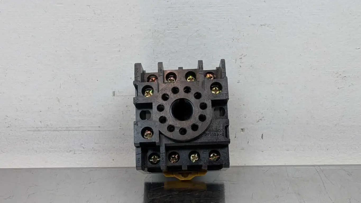 Omron PF113A-A Relay Socket Base 250VAC 10A