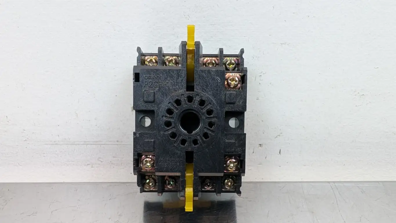 Omron P2CF-11 Relay Socket Base 250VAC 10A