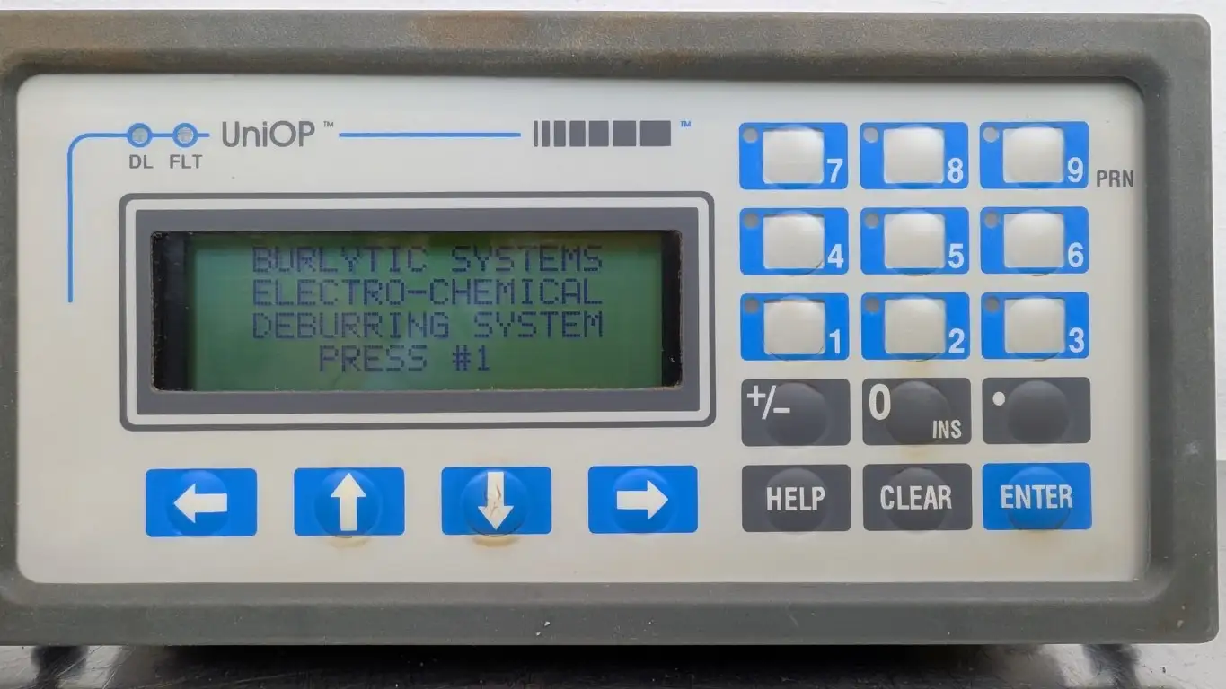 UniOP MD02R-04-0045 Operator Interface Panel Powers Up